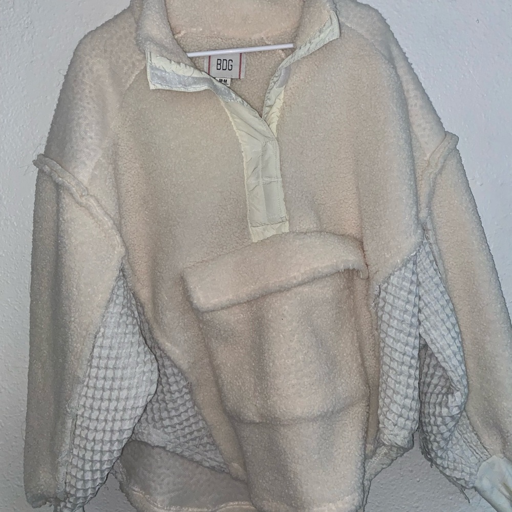 BDG Cream and Gray Fleece Pullover